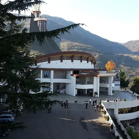 מלון Centro Congressi San Gerardo