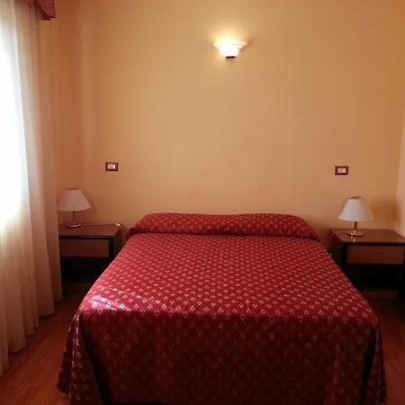 Centro Congressi San Gerardo מלון