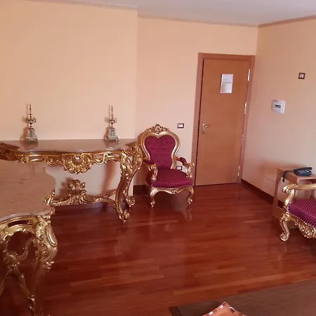 Centro Congressi San Gerardo מלון 3*